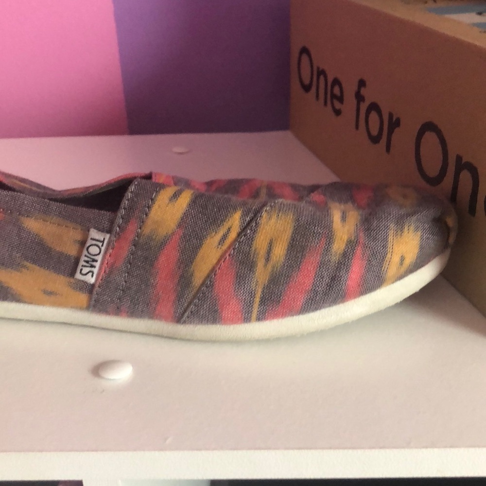 Classic PinkMulti Canvas Ikat TOMS